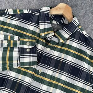 LL Bean Signature Shirt Mens Medium Green Navy Plaid Slim Fit Button Down Cotton